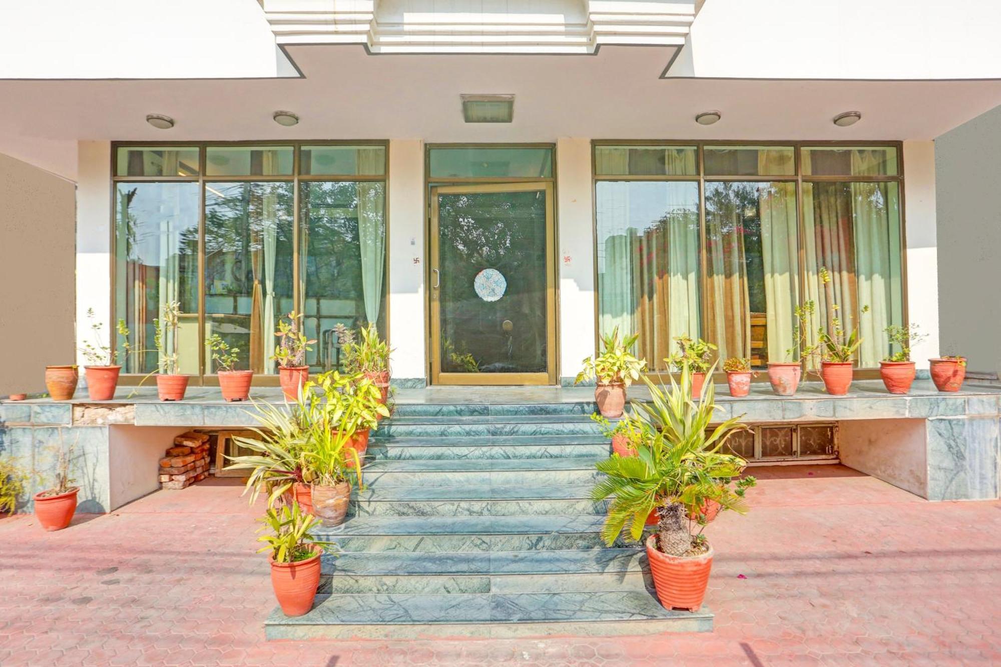 Super Collection O Bani Park Near Collectorate Circle Formerly Anuja Palace 斋浦尔 外观 照片