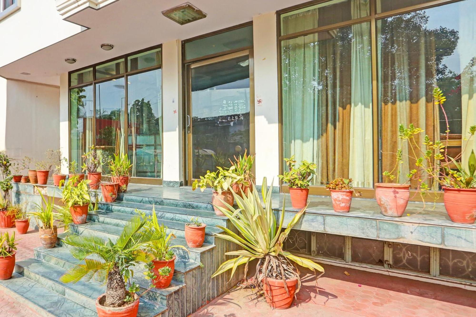 Super Collection O Bani Park Near Collectorate Circle Formerly Anuja Palace 斋浦尔 外观 照片