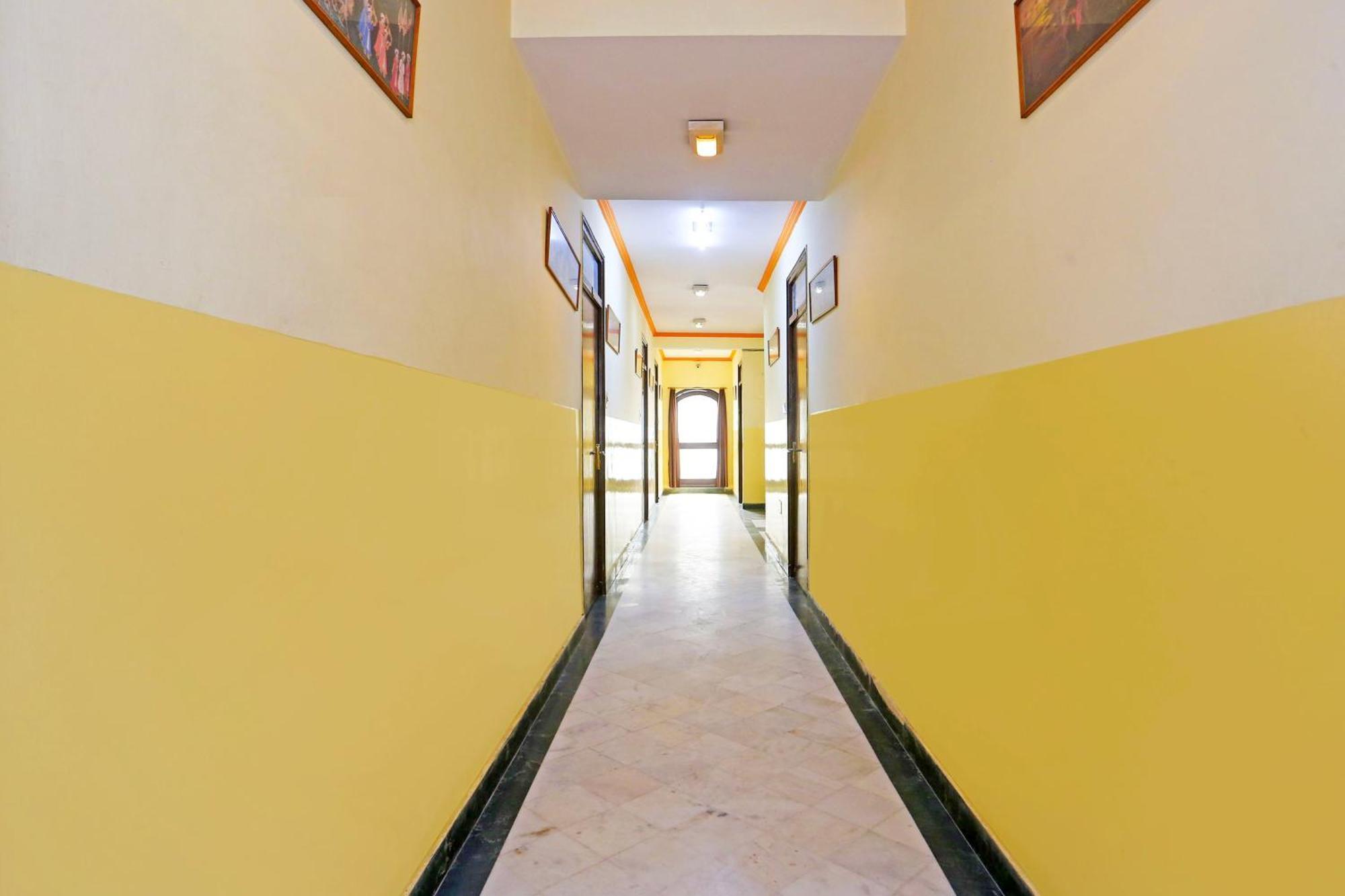 Super Collection O Bani Park Near Collectorate Circle Formerly Anuja Palace 斋浦尔 外观 照片